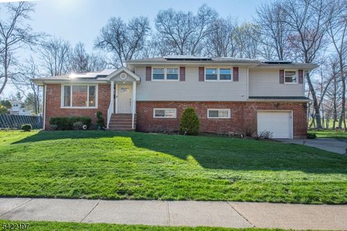 27 Viewpoint Rd, Wayne, NJ, 07470-3424 | Card Image