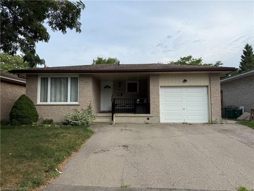 lower-127 Carlyle Dr, Kitchener, ON, N2P1V9 | Card Image