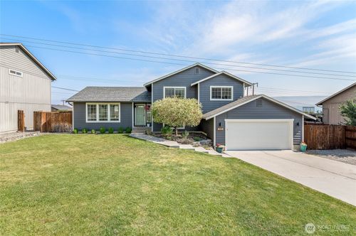395 Saddlehorn Ave, Wenatchee, WA, 98801-8996 | Card Image