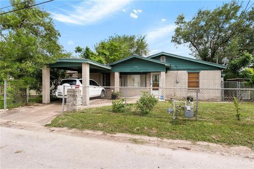 322 Petra Avenue, Raymondville, TX, 78580 | Card Image