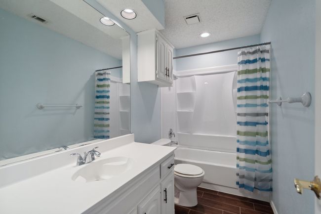 710 Cimarron Trl, House other with 3 bedrooms, 2 bathrooms and null parking in Irving TX | Image 18
