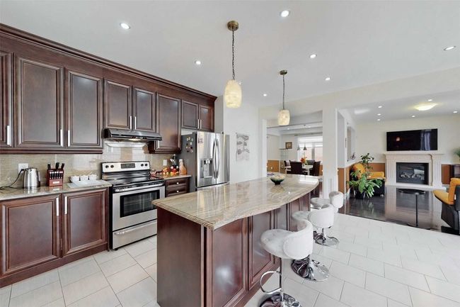 10 Gosling St, House other with 4 bedrooms, 5 bathrooms and 7 parking in Brampton ON | Image 13