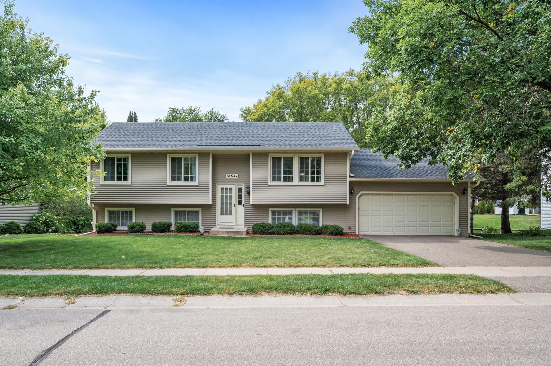 Harrogate Dr, Eden Prairie, MN 55346