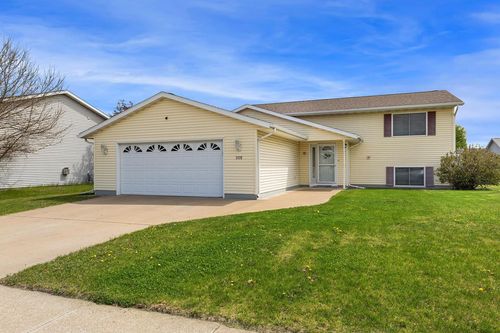 305 Mallard Dr, Holmen, WI, 54636-9796 | Card Image