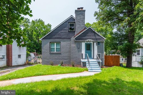 8808 Edmonston Rd, BERWYN HEIGHTS, MD, 20740-2334 | Card Image