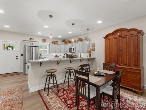 13-143 Carver St, Brevard, NC, 28712-4399 | Card Image