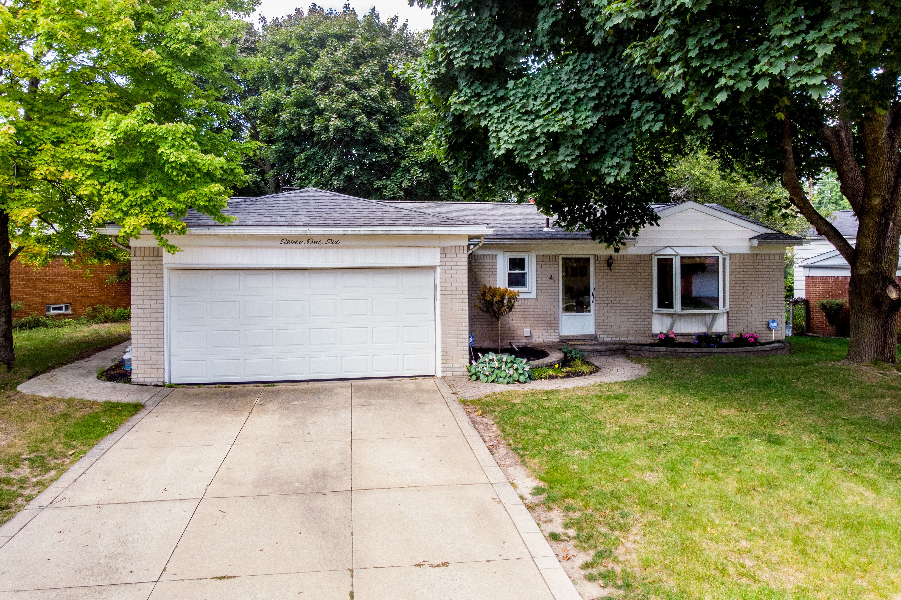 Southampton St, Auburn Hills, MI 48326