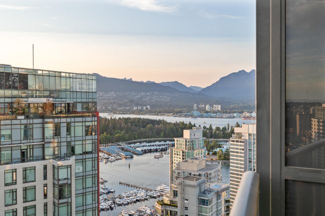 4004 - 1189 Melville Street, Condo with 2 bedrooms, 2 bathrooms and 2 parking in Vancouver BC | Image 34