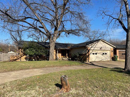 936 Barbara Ann Dr, Hurst, TX, 76053-5039 | Card Image