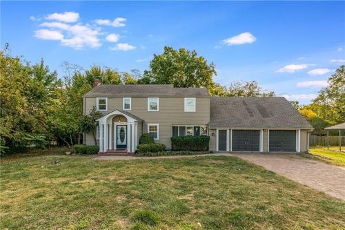 1201 N River Blvd, Independence, MO, 64050-1754 | Card Image