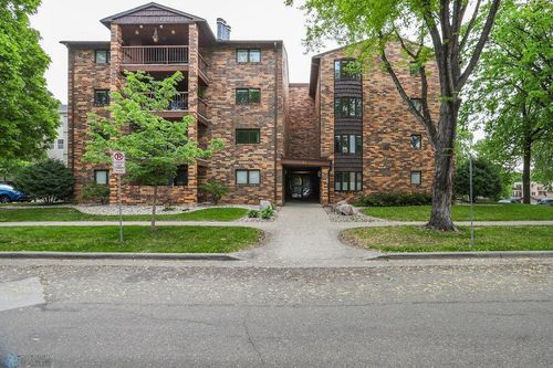 apt-d4-220 8th St S, Fargo, ND, 58103-1892 | Card Image
