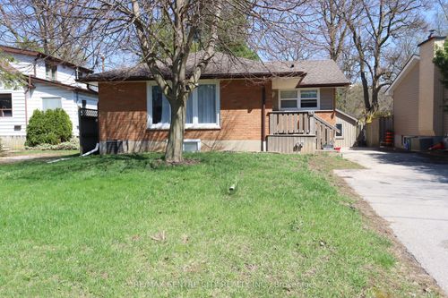 83 Britannia Ave, London, ON, N6H2J3 | Card Image