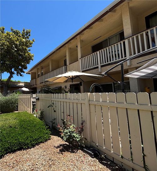 unit-2-8060 Canby Ave, Reseda, CA, 91335-1383 | Card Image