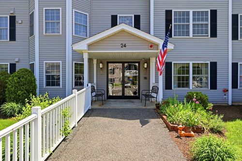 413-24 Green Leaves Dr, Amherst, MA, 01002-2666 | Card Image