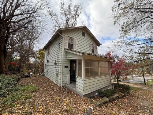 218 Cottage St, New Castle, PA, 16101-3602 | Card Image