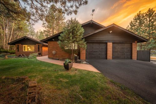20409 Pine Vista Dr, Bend, OR, 97702-9437 | Card Image