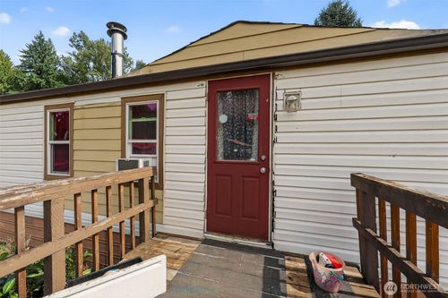 114 Enchanted Valley Dr N, Vader, WA, 98593-9502 | Card Image