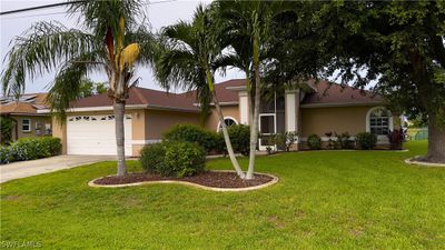 17 Se 15th Avenue, House other with 4 bedrooms, 2 bathrooms and null parking in Cape Coral FL | Image 3