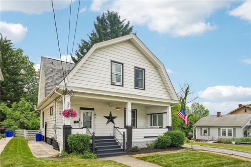 218 E Hillcrest Ave, New Castle, PA, 16105-2156 | Card Image