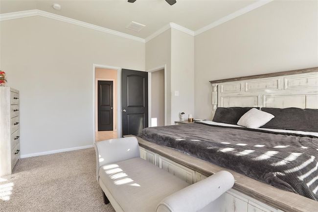 Neutral colors provide a simple, versatile backdrop, offering endless possibilities to personalize the space. | Image 16
