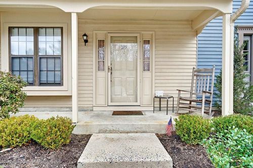 275 Gloucester Ct, Aberdeen, NJ, 07747-1877 | Card Image