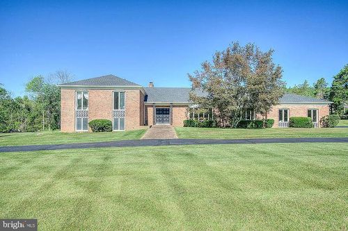 48 Fiddlers Creek Rd, TITUSVILLE, NJ, 08560-1801 | Card Image