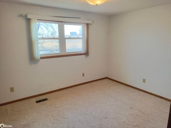 32669 Walnut Ave, Home with 3 bedrooms, 3 bathrooms and 2 parking in Coon Rapids IA | Image 18