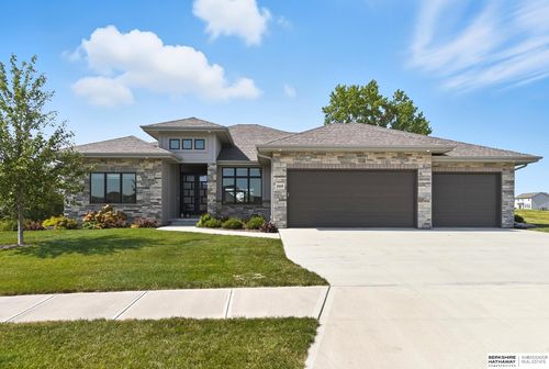 20655 Laurel Ave, Elkhorn, NE, 68022-1192 | Card Image