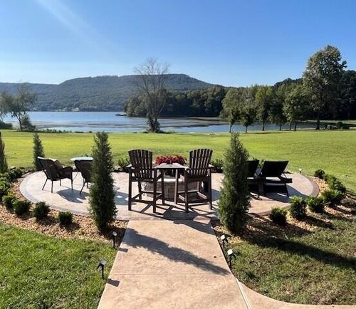 140 Edgewater Way, Jasper, TN, 37347-1738 | Card Image