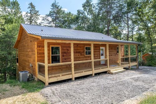 42 Oak Branch Dr, Murphy, NC, 28906-4485 | Card Image