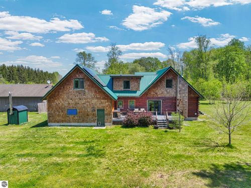 9330 E 10 1/2 Rd, Manton, MI, 49663-9069 | Card Image