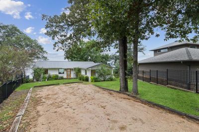 115 Bluewater Circle, House other with 3 bedrooms, 2 bathrooms and null parking in Mabank TX | Image 2