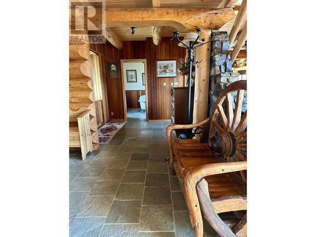 20101 20 Highway, House other with 3 bedrooms, 3 bathrooms and null parking in Nimpo Lake BC | Image 25