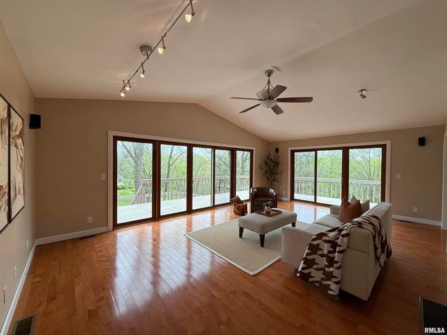 20731 N Sequoia Cv, House other with 4 bedrooms, 2 bathrooms and 2 parking in Chillicothe IL | Image 6