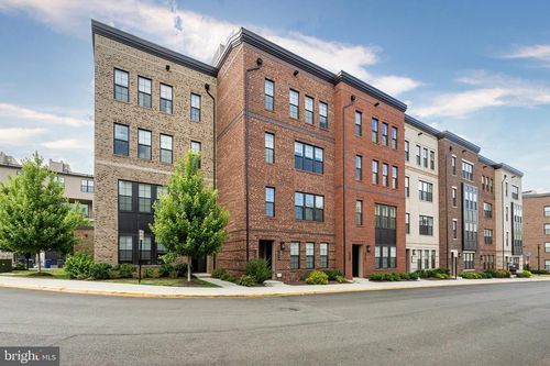 7556 Sawyer Farm Way, MCLEAN, VA, 22102-4125 | Card Image