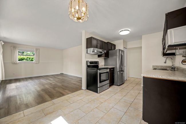 LOVELY DINING & LIVING ROOM | Image 13