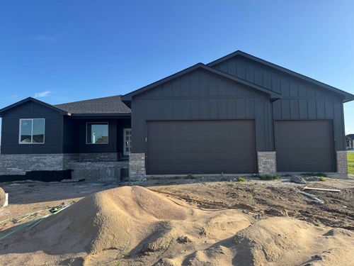 2904 E Sunnyslope St, Park City, KS, 67219-3701 | Card Image