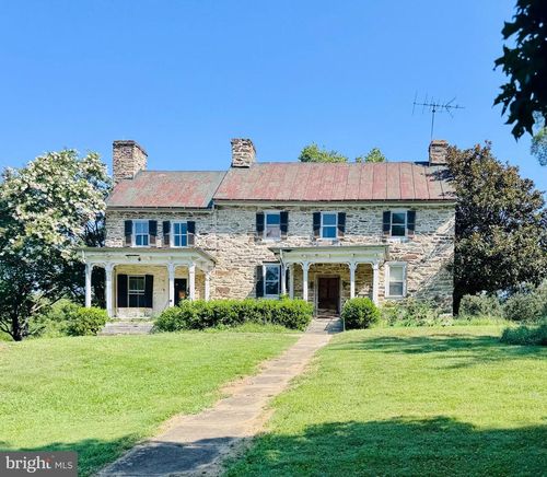 19525 Telegraph Springs Rd, PURCELLVILLE, VA, 20132-4231 | Card Image