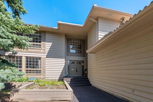 279 Canterville Dr Sw, Calgary, AB, T2W3X9 | Card Image