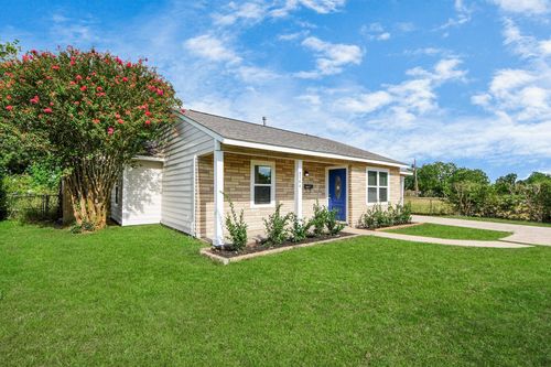 8746 Delilah St, Houston, TX, 77033-3809 | Card Image