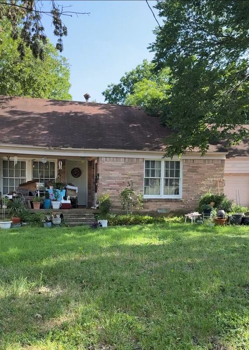 608 W 8th St, Irving, TX, 75060-3902 | Card Image