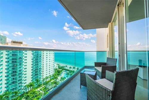 15p-4001 S Ocean Drive, Hollywood, FL, 33019 | Card Image