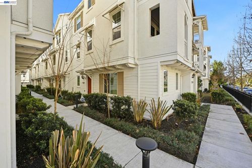 287 Wild Rose Way, Milpitas, CA, 95035-3865 | Card Image