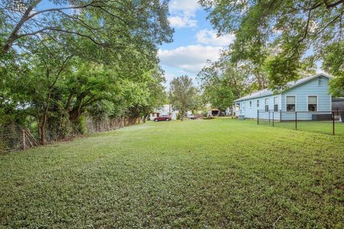 21-414 Plum St, Fredericksburg, TX, 78624-4019 | Card Image