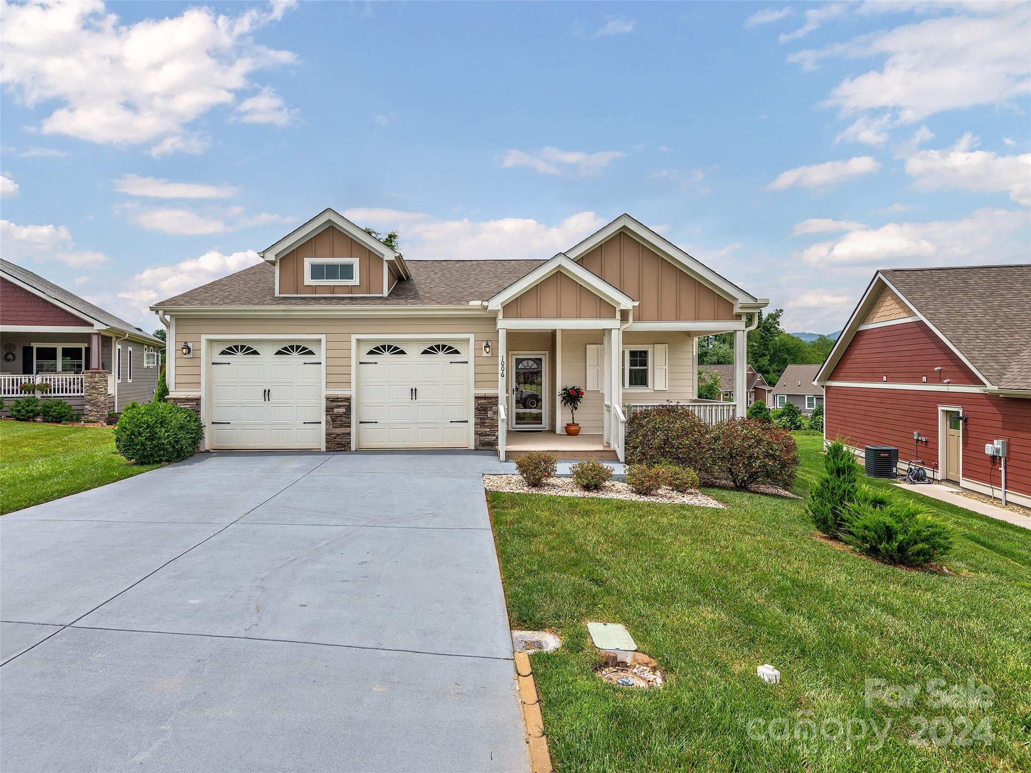 Blacksmith Run Dr, Hendersonville, NC 28792