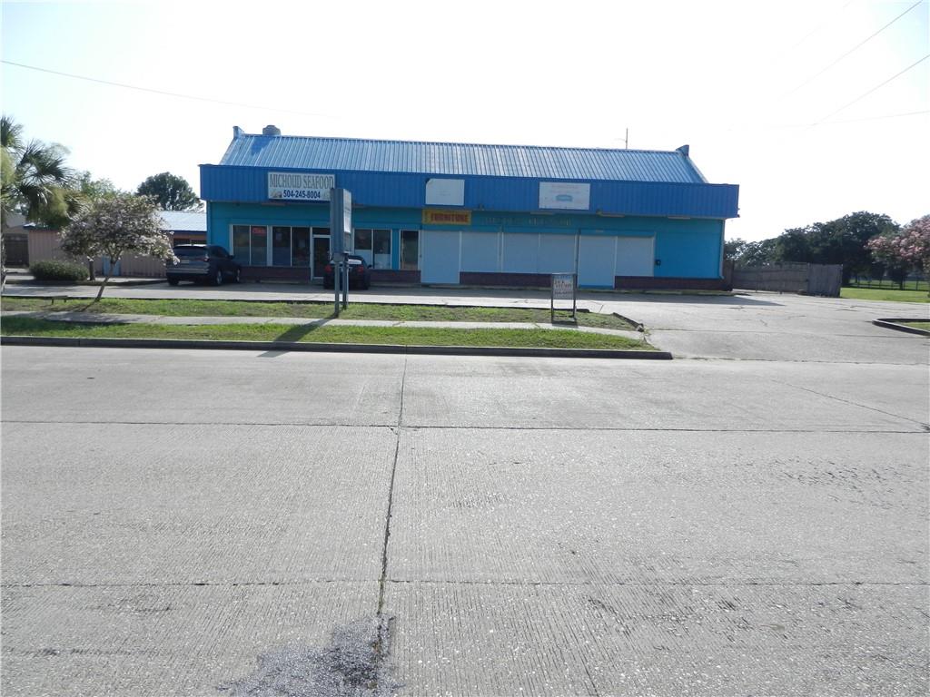 4952 Bullard Ave, New Orleans, LA 70128