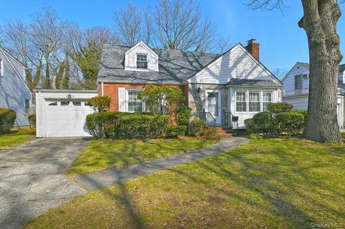34 Shaw Dr, Merrick, NY, 11566-1721 | Card Image