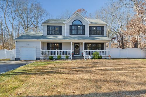 262 Walker Ave, E Patchogue, NY, 11772-5520 | Card Image