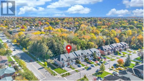 215 Park Dr, Stouffville, ON, L4A1J8 | Card Image
