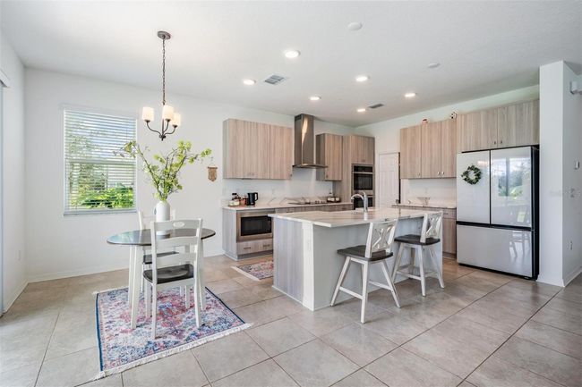 Dinette in Kitchen | Image 28